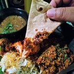 西インドスパイス ガヤバジ - パラタは２種ある！