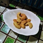 西インドスパイス ガヤバジ - サービスで頂いたスパイシーナッツがめちゃ旨い！