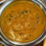 サントシ - ハーフツインスペシャルランチの「ホウレンソウと豆のカレー」