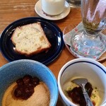 Café Du Lapin - 料理写真:フルーツケーキ、ひみつのプリン、わらびもち、白玉クリームぜんざい