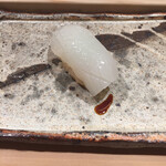 寿司 中川 - スミイカは酢橘と塩で　レモンじゃなくて酢橘なのが最高です