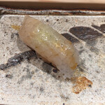 寿司 中川 - 最初に出てきたコモンフグを追加で握ってもらいました　瀬戸内は白身が本当に素晴らしい