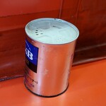 ラーメン二郎 - テーブルセットは胡椒のみ
