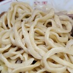 ラーメン二郎 - 平打ち系の極太麺