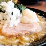 町田商店 - ニンニク2杯どばどば  玉ねぎも下さ〜い(*´Д｀)ฅ