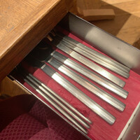 Bistro Buzz 赤坂 - カトラリーは引き出し