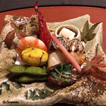 御料理 寺沢 - 鱸炭火焼､秋刀魚山椒煮､毛豆､焼栗､車海老､万願寺唐辛子､舞茸天ぷら､富有柿