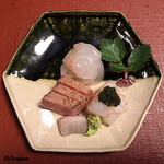 御料理 寺沢 - 本鮪ﾄﾛ焼霜､鮃､同 縁側､本ﾎﾞﾀﾝ海老､同 卵