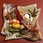 御料理 寺沢 - 鱸炭火焼､秋刀魚山椒煮､毛豆､焼栗､車海老､万願寺唐辛子､舞茸天ぷら､富有柿