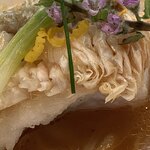 ナベノ-イズム - ・La Amadai
       シェフ渡辺の冬のスペシャリテ 山口産萩直送釣り
       甘鯛 鱗付きで香ばしく焼き、百合根と高知産100年
       枯木ゆずのナージュ　