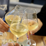 酒とタイ料理 ピッサヌローク - ワインで乾杯♪