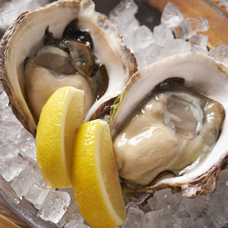 We offer a wide variety of Oyster dishes.We also have creative menus.