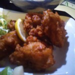 志賀坂 - 唐揚げは、まっ茶色なんてすけど、柔らかいんですよ……