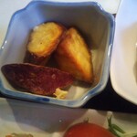 志賀坂 - また出ました❗️サツマイモをオリーブオイルで揚げて、砂糖をササッとまぶすとまいう～