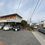 魚屋の寿司　東信 - 外観・駐車場・道路沿いの看板