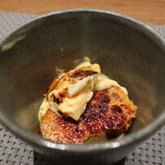 フィエルテ - 洋梨のコンポート、ライムとジンのクレームブリュレアップ