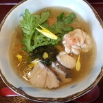 南部屋路ばた - 限定麺「鱈の塩そば」(真上から)(2019年12月21日)