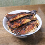 田代 - うな丼 上　1匹と半分