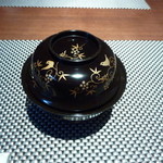 日本料理 晴山 - 吸物　ひらめ・ほたての真薯