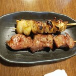 大衆酒場 竹うち - ハツ、ニンニク挟み串