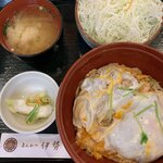 とんかつ伊勢  - 特製ロースかつ丼 ¥900- (税込)
            キャベツ ¥110- (税込)