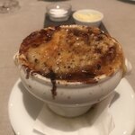 restaurant Noël - オニオングラタンスープ。