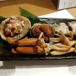 鮮魚と鰻 清流満月 野毛 - 香箱蟹　蒸しは外子も旨い！