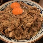 丸亀製麺 - 牛すき釜玉うどん　大　肉3倍