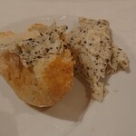 LA BRIQUE - トリュフバターとパン