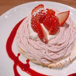 Takakuramachi Kohi - イチゴクリームパンケーキ