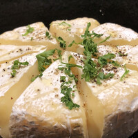 上野洋食遠山 - カマンベールチーズのオーブン焼き