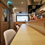 スパイスパレット - 広いカウンター席