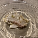 春香楼 - 真鯛と蕎麦の実の和え物のアップ