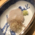 温石 - 鮃は塩と山葵で茗荷を挟んでいただきます