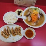 味の龍王 - 味噌チャーシューに餃子に白飯