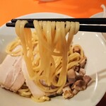 にぼ次朗 - 麺リフト