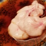 緒方 - ⑬生雲子(岩手県宮古産)
      なんと湯引きしていません。
      超特選の白子だと思いますが大胆です。
      うっすら走る毛細血管の赤が鮮やか。
      超レアで無く純生！(@￣□￣@;)！！