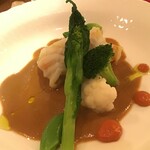 水色食堂 - 玄海灘産イトヨリと天使エビのシューファルシ　渡り蟹のビスクソース