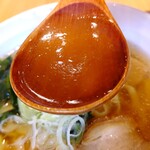 麺や ポンチ亭 - 【2019.12.22(日)】白醤油ラーメン(並盛)600円のスープ