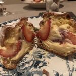 restaurant Noël - 苺のシュークリーム。