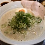 なにわ新風 - ラーメン全景