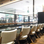 ル・ショコラ・アラン・デュカス - シックな店内