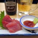 立呑み 晩杯屋 武蔵小山駅前店 - マグロ刺し￥200