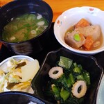 Yamabato - 小鉢二品、味噌汁、漬物