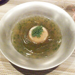 SUGALABO - 鴨のブイヨン、木の芽、すりおろした蓮根