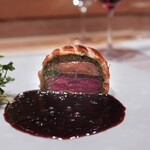 SUGALABO - 真鴨、フォアグラのパイに黒トリュフ