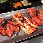 板前焼肉 赤と霜 - 