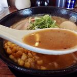 進化系煮干しラーメン めんくれる - とろみのある濃厚な味噌スープ（2019年12月）