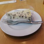 TARO - ブラック＆クランチチーズケーキ