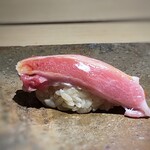 菊鮨 - 大トロ（三厩・青森）・・これは美味しい。脂がくどくなく品があり旨みも最高、これを頂けるのは嬉しい。